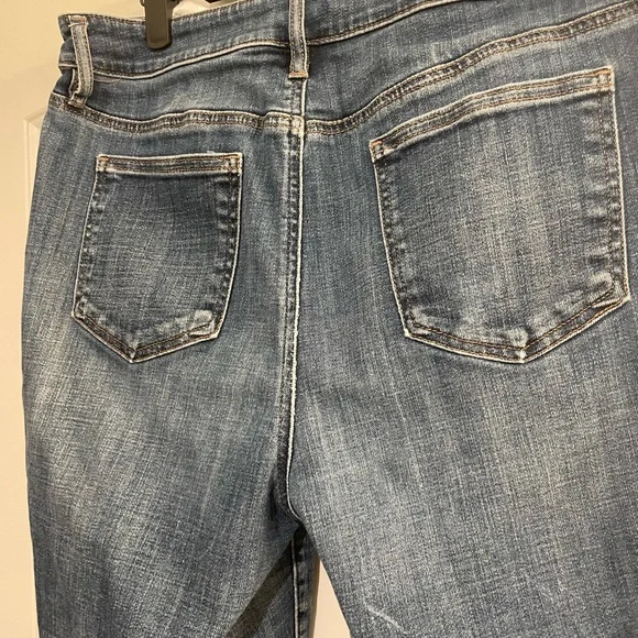 Chico's So Slimming Girlfriend Slim Leg Crop Jeans. Women’s size 10. - Picture 9 of 12